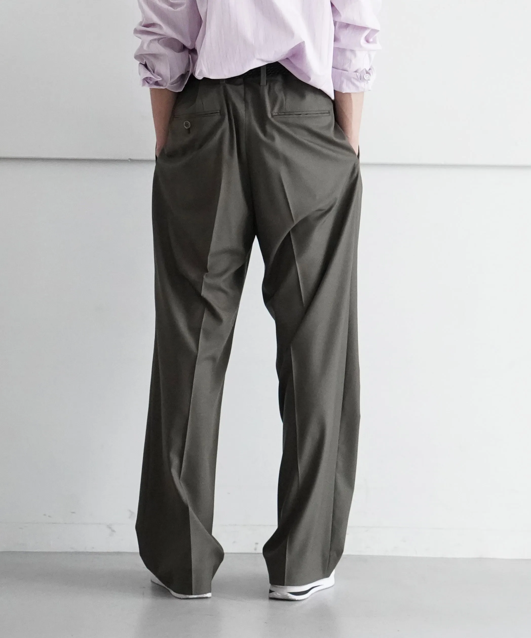 AURALEE SUPER FINE TROPICAL WOOL SLACKS "DARK KHAKI"